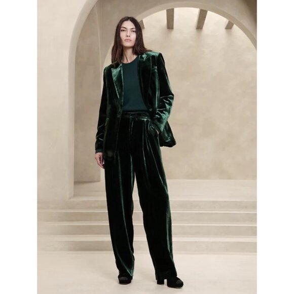 Banana Republic Norte Velvet Pleated Pants in Dark Juniper Green Size 10 - Picture 1 of 11